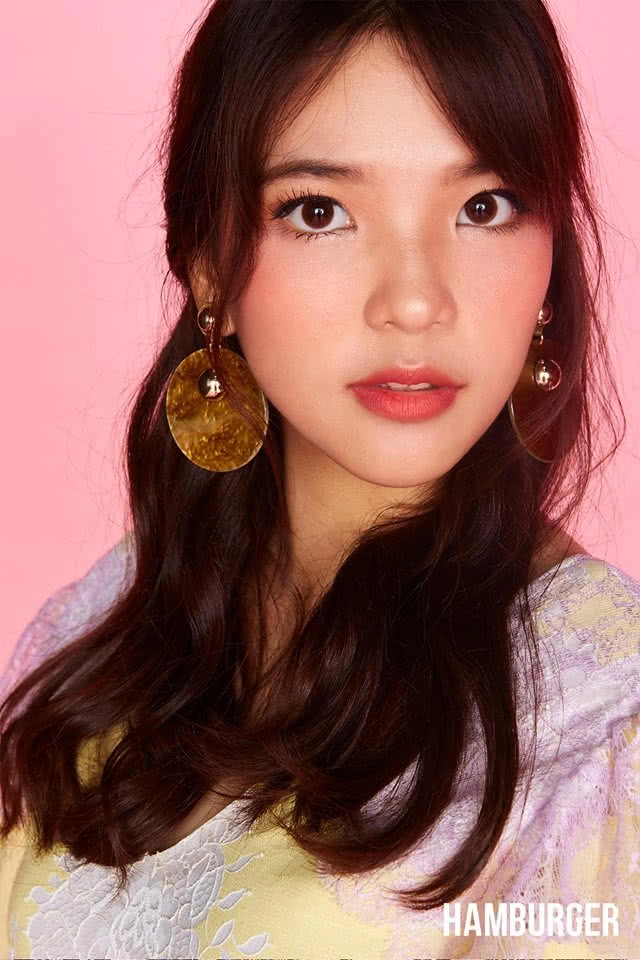 ยาวไป ยาวไป "อร BNK48" ส่งใจเชียร์หงส์ ลิ่วชิงยูซีแอล