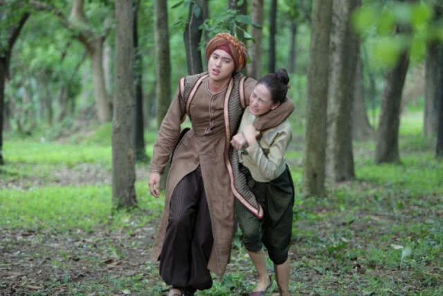 "หนึ่งด้าวฟ้าเดียว" คืนนี้
ในจอว่า"ฟิน"แล้ว
นอกจอ 'แต้ว-เจมส์' ฟินหนักกว่า!