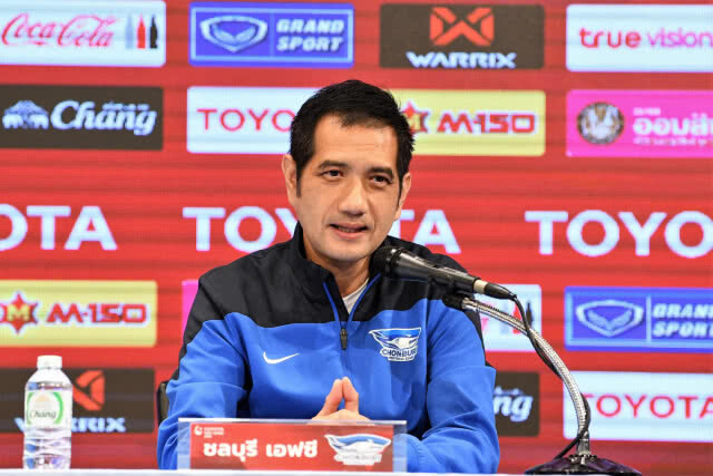 "แข้งเทพ" หวังปรับเกมรับให้แน่นรับมือ "ฉลามชล"