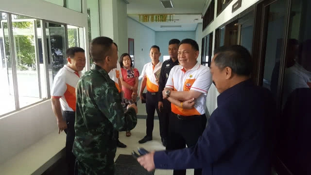 กกล.บูรพาสั่งย้ายด่วน !! ร้อยโทเมาโชว์กึ๋นดึงคอเสื้อ ตชด.12 ส่งกลับต้นสังกัดปราจีนบุรี..!!