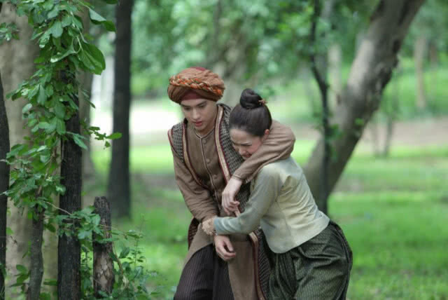 "หนึ่งด้าวฟ้าเดียว" คืนนี้
ในจอว่า"ฟิน"แล้ว
นอกจอ 'แต้ว-เจมส์' ฟินหนักกว่า!