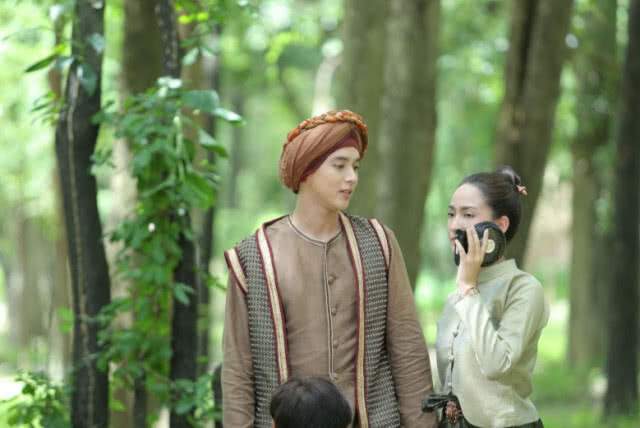 "หนึ่งด้าวฟ้าเดียว" คืนนี้
ในจอว่า"ฟิน"แล้ว
นอกจอ 'แต้ว-เจมส์' ฟินหนักกว่า!