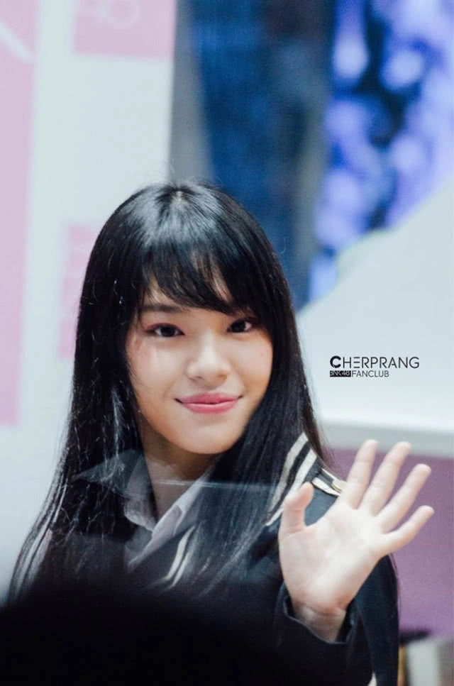 กรี้ดสลบ!! "ปลื้มจิตร์" มอบเสื้อแข่ง พร้อมลายเซ็นอวยพรวันเกิด "เฌอปราง BNK48"