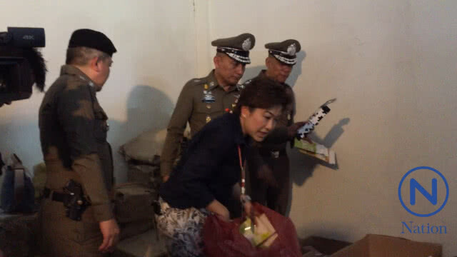 "วิระชัย"ลั่นค้น
ปิดตำนานเครื่องสำอางปลอม
ตลาดใหม่ดอนเมือง
จัด ตร.เฝ้าทั้งคืนกันขนของหนี