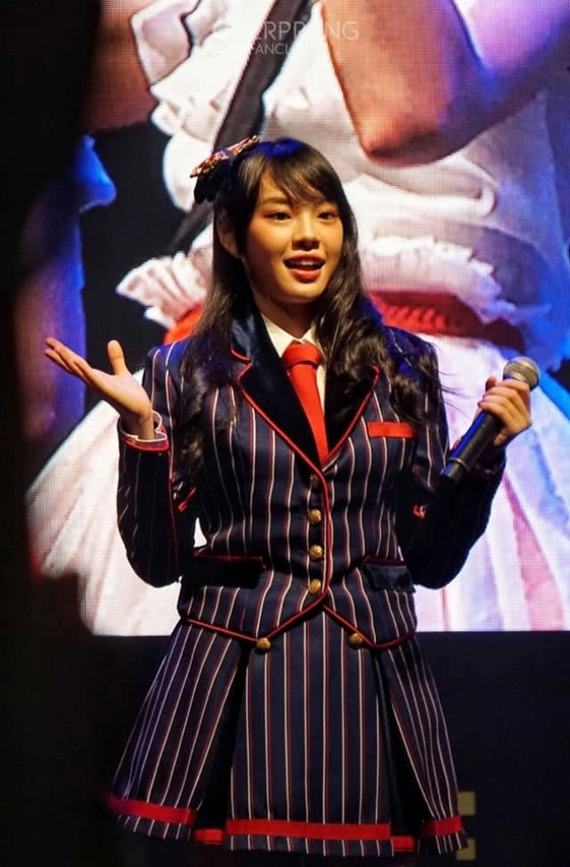 กรี้ดสลบ!! "ปลื้มจิตร์" มอบเสื้อแข่ง พร้อมลายเซ็นอวยพรวันเกิด "เฌอปราง BNK48"