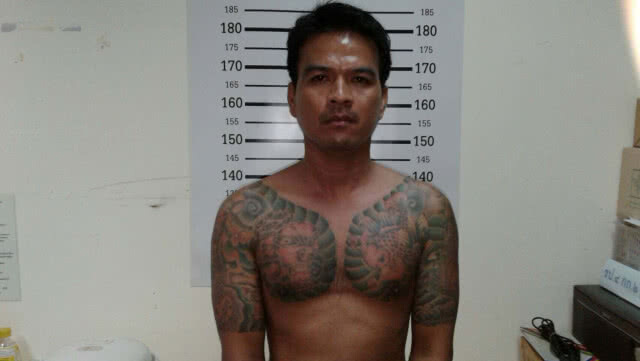 รวบหนุ่มหนีคดีปล้นสาวท้องแก่จับโยนทิ้งข้างทาง เผยประวัติโชกโชน