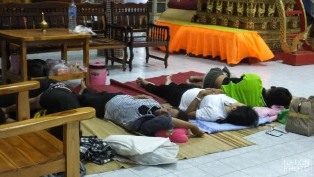 ผู้ป่วยมะเร็ง-ญาติ แห่ลงบันทึกรอรับยา "หมอแสง"
