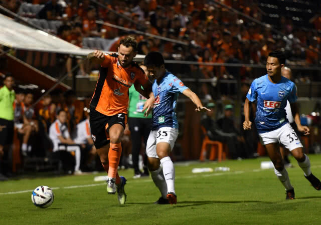 ฐิติพันธ์ พลาดโทษ! "กว่างโซ้ง" เปิดบ้านแบ่งแต้ม บีจี 1-1