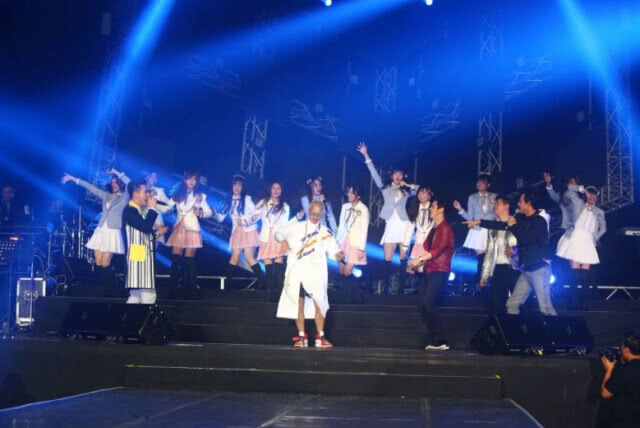 "มอส-โต๋-อ๊อฟ-ไอซ์-แจ๊ส-Sweat16!" ยกทัพแดนซ์มาราธอนในคอนเสิร์ต "TNE ONE CONCERT :1035 กระบวนท่าจำ"
