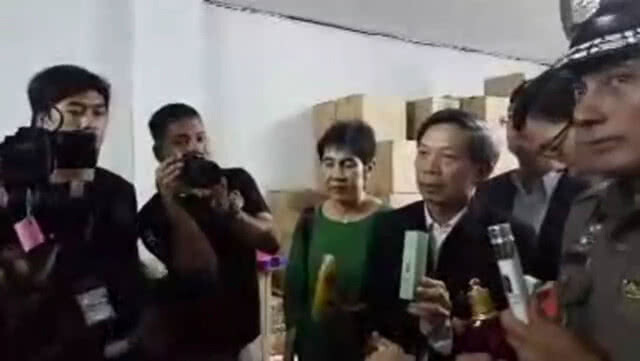 ตรวจเครื่องสำอางตลาดใหม่ดอนเมือง พบของปลอมอื้อ