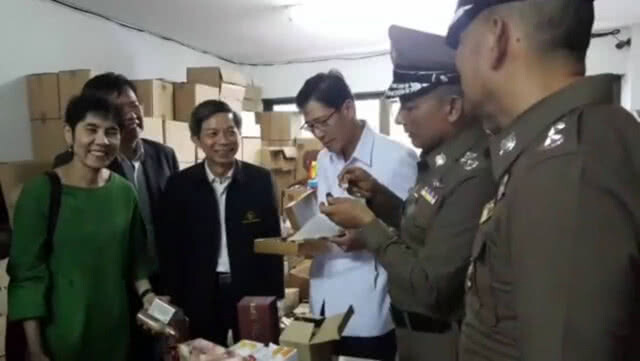 ตร.พร้อมกำลัง 400 นาย ลุยค้นตลาดใหม่ดอนเมือง รอบ 5