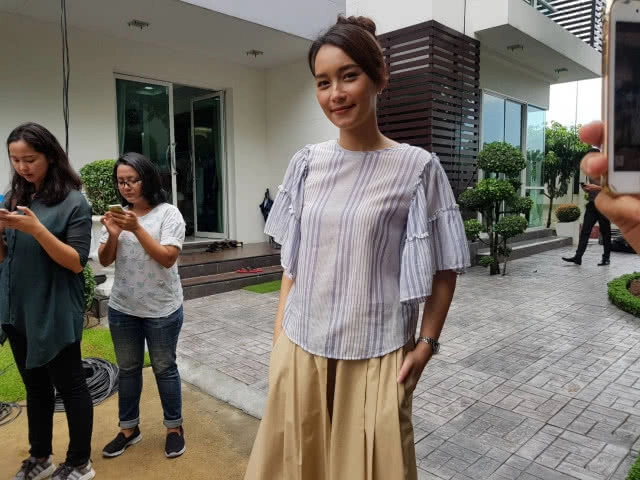 "บี" ไม่รู้สาเหตุ "พลอย" ลาออกจากการเป็นเมนเทอร์ เดอะเฟซฯ