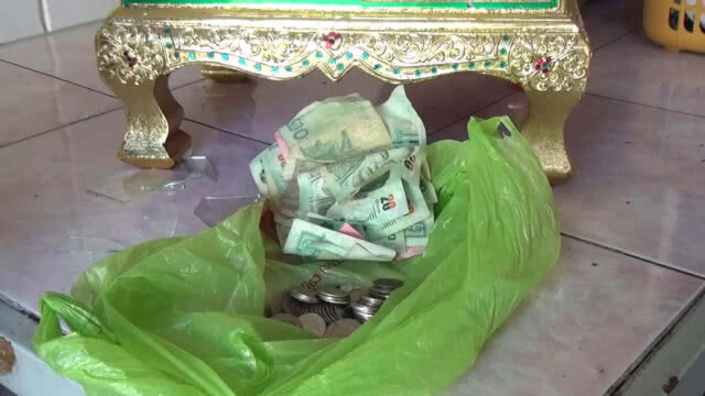 รวบหนุ่มใจบาปอาศัยช่วงมีงานศพบุกทุบขโมยเงินตู้บริจาคในวัด