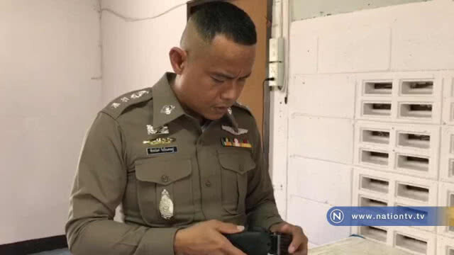 ผู้กำกับวางปืน "จับแบตตาเลี่ยน" โชว์ตัดผมให้ข้าราชการตำรวจ