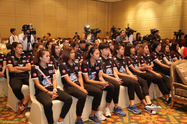 ส่งใจเชียร์!! วอลเลย์สาวไทย ลุยเนชั่นส์ ลีก 2018