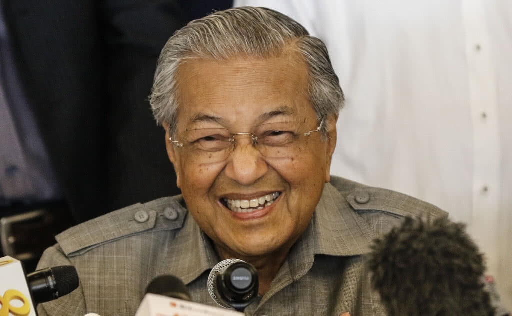 "มหาเธร์" ช็อกโลกโค่น "นาจิบ" สำเร็จเป็นนายกฯ แก่ที่สุดในโลก