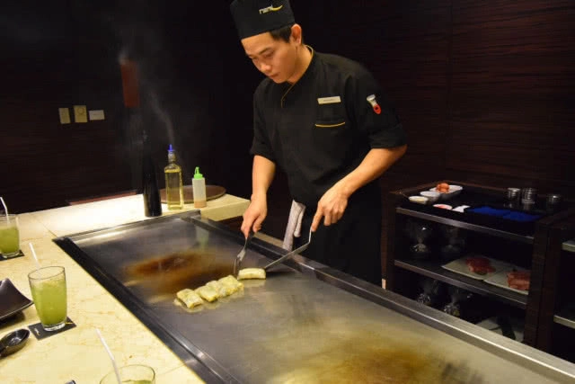อร่อยปักหมุด : เปิดประสบการณ์แสนบันเทิง ที่ห้องอาหาร Nami Teppanyaki Steakhouse