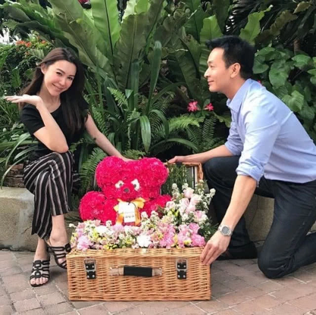 สละโสด "พอล ภัทรพล" คุกเข่าขอสาวแต่งงาน