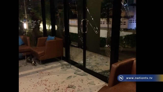 วัยรุ่นคลั่ง! บุก "ทุบกระจก" คอนโดมิเนียมกลางเมืองหาดใหญ่