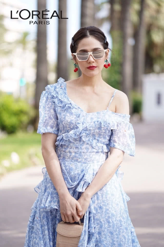 ส่องชุดเดินเล่นชายหาด "ขุ่นแม่ชม" หลังเดินพรมแดง