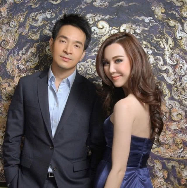 สละโสด "พอล ภัทรพล" คุกเข่าขอสาวแต่งงาน