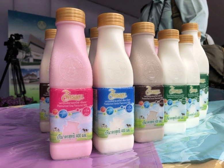 ร.10 พระราชทานพันธุ์ข้าวทรงปลูก 3.61 แสนซอง วันพืชมงคล