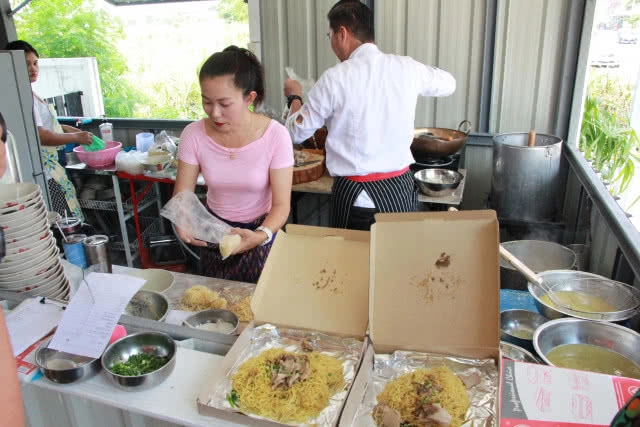 ชิมบะหมี่จับกังที่พิษณุโลก อิ่มอร่อยในชามเดียว