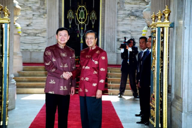 "ทักษิณ" ร่วมยินดี "มหาเธร์"