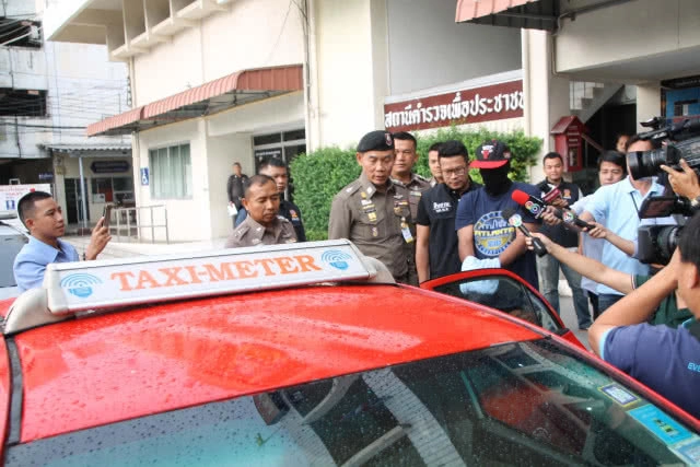 รวบแล้วโชเฟอร์แท็กซี่จอมหื่น พยามลวมลามสาว "PR.ร้านอาหาร" บนทางด่วนพิเศษฉลองรัช(มีคลิป)