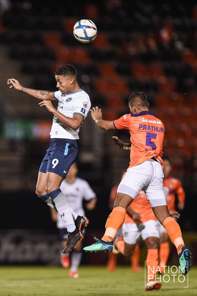 ราชรี โขกช่วงทดเจ็บ ดับฝันโลมา 2-1