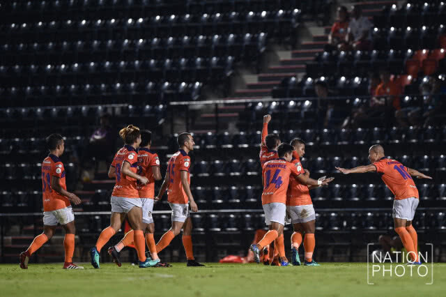ราชรี โขกช่วงทดเจ็บ ดับฝันโลมา 2-1