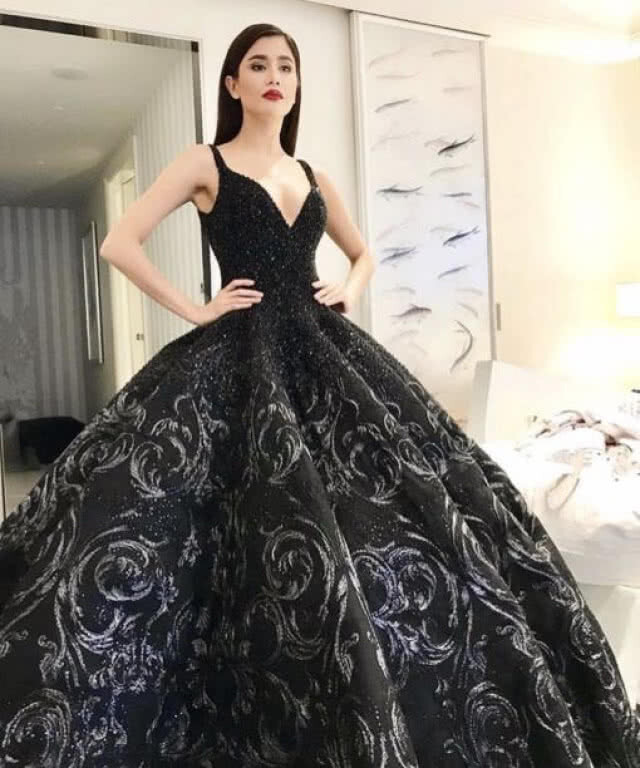 ปู ไปรยา กับชุดดำสวยสง่า บนพรมแดงคานส์