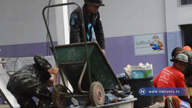 เร่งแก้ปัญหาโรงเรียนถูกพายุถล่มนักเรียนไร้ห้องเรียน