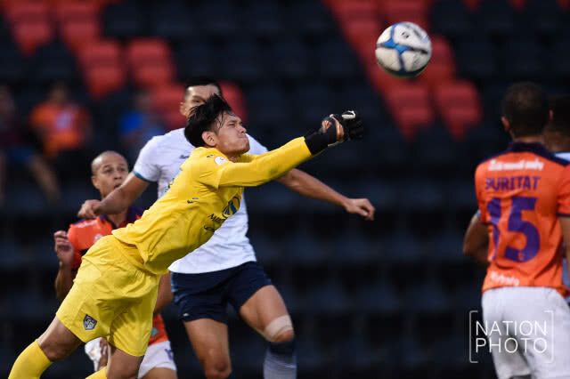 ราชรี โขกช่วงทดเจ็บ ดับฝันโลมา 2-1