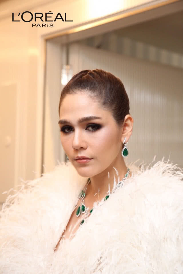 ลอรีอัล ปารีส ฉีกกฎพรมแดง แปลงโฉม ‘ชมพู่’อวดลุค Boyish Charm