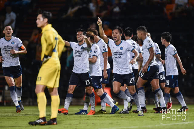 ราชรี โขกช่วงทดเจ็บ ดับฝันโลมา 2-1