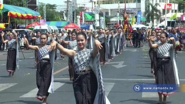 เปิดยิ่งใหญ่ขบวนแห่ "รำเซิ้งประเพณีบุญบั้งไฟ" ยโสธร
