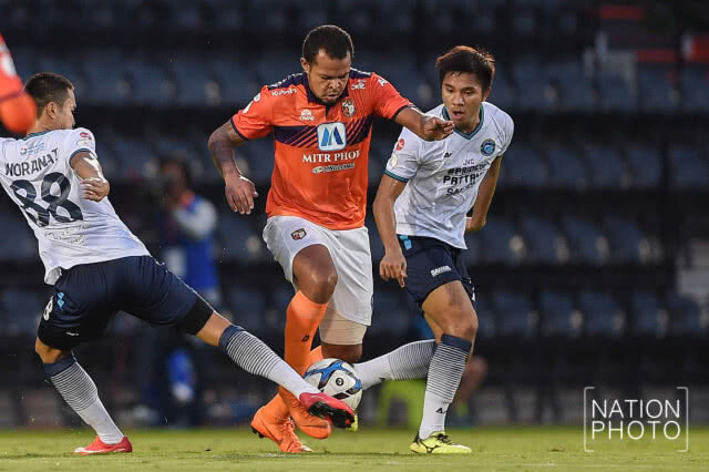 ราชรี โขกช่วงทดเจ็บ ดับฝันโลมา 2-1