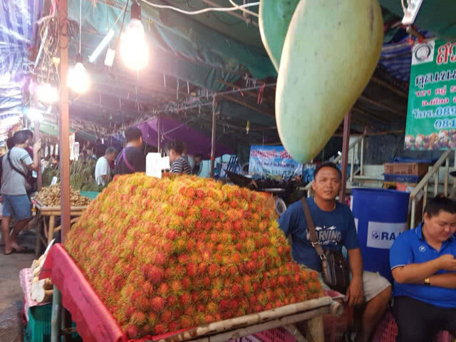 เที่ยวงานวันเกษตรปราจีนบุรี ชิมทุเรียน GI ราคาไม่แพง
