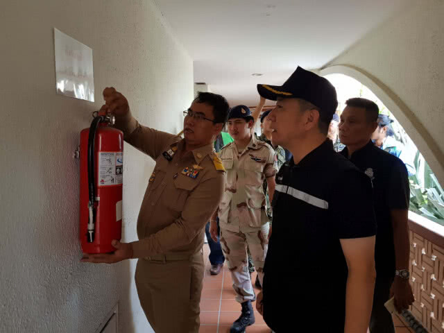 ลุยตรวจโรงแรมพัทยา ป้องปราบการปลอมใบอนุญาต
