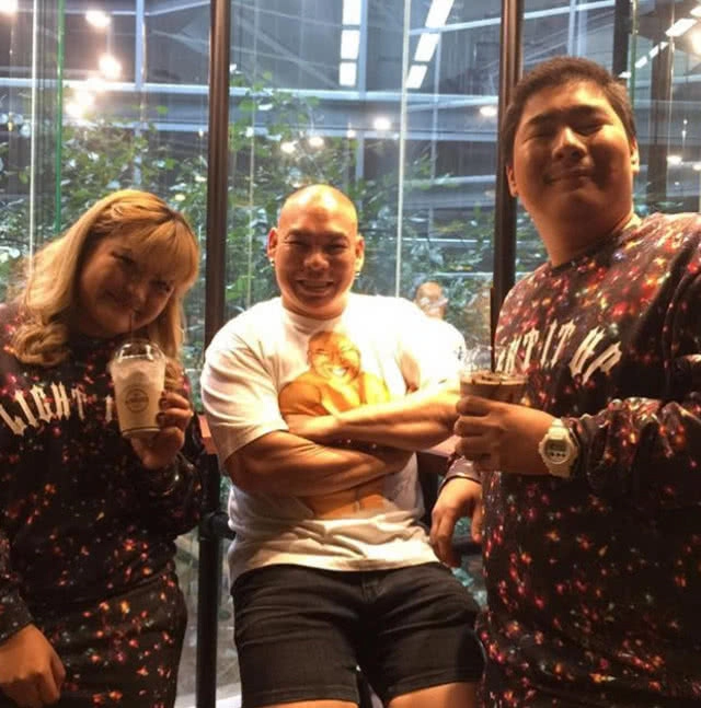 ส่องไอจี"โหน่ง ชาชาช่า" ดูรูป "บุหรี่" ลูกชาย 
"ผอมเพรียว"แทบจำไม่ได้!!!