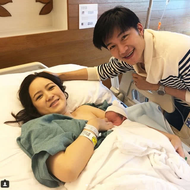 คุณพ่ออั๋น โพสต์รูป "น้องพอล-คุณแม่จ๋า"
กับแคปชั่น ที่ทำแฟนคลับถึงกับ"อมยิ้ม"