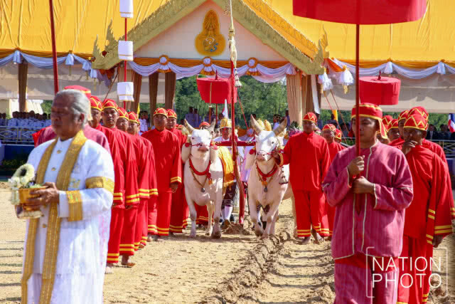 ร.10 เสด็จงานพระราชพิธีพืชมงคลจรดพระนังคัลแรกนาขวัญ ปีพุทธศักราช 2561