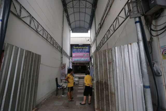 รื้อแล้ว!! พลาซ่า ริมน้ำ ในตลาดใหม่ดอนเมือง