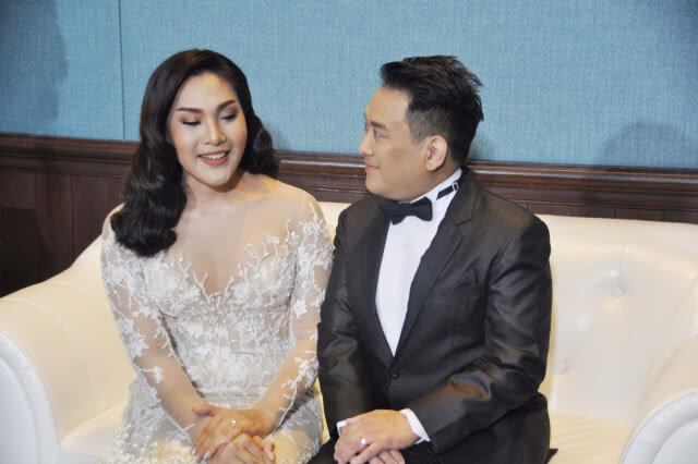 "เบลล์ นันทิตา" ควงแฟนหนุ่มชาวญี่ปุ่นเข้าพิธีวิวาห์(มีคลิป)