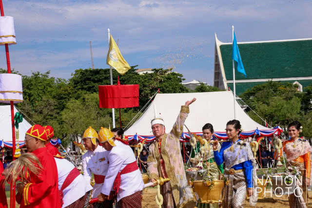 ร.10 เสด็จงานพระราชพิธีพืชมงคลจรดพระนังคัลแรกนาขวัญ ปีพุทธศักราช 2561