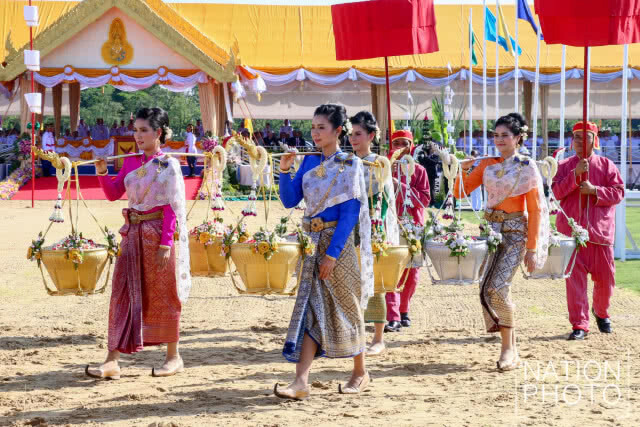 ร.10 เสด็จงานพระราชพิธีพืชมงคลจรดพระนังคัลแรกนาขวัญ ปีพุทธศักราช 2561
