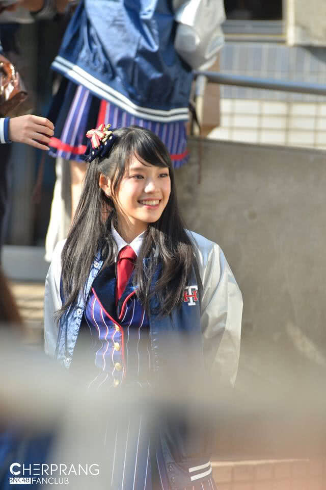 "เฌอปราง BNK48" แจกความสดใสวันเปิดเทอม "ยิ้มเข้าไว้ สู้ๆนะ"