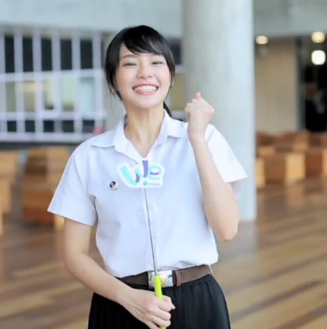 "เฌอปราง BNK48" แจกความสดใสวันเปิดเทอม "ยิ้มเข้าไว้ สู้ๆนะ"