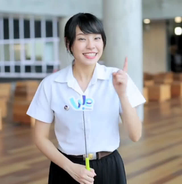 "เฌอปราง BNK48" แจกความสดใสวันเปิดเทอม "ยิ้มเข้าไว้ สู้ๆนะ"